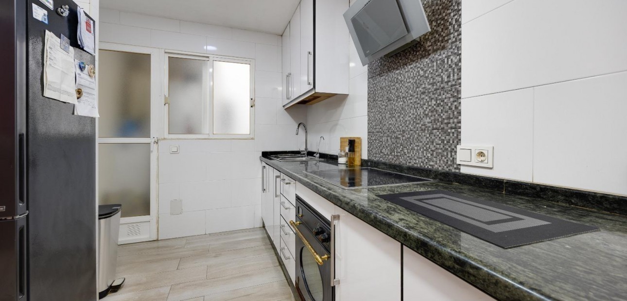 Sale - Apartment / flat -
Torrevieja - torrevieja