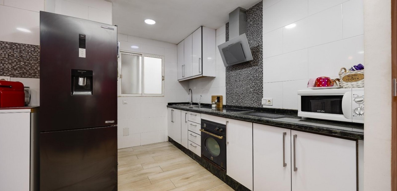 Sale - Apartment / flat -
Torrevieja - torrevieja
