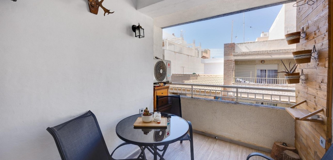Sale - Apartment / flat -
Torrevieja - torrevieja