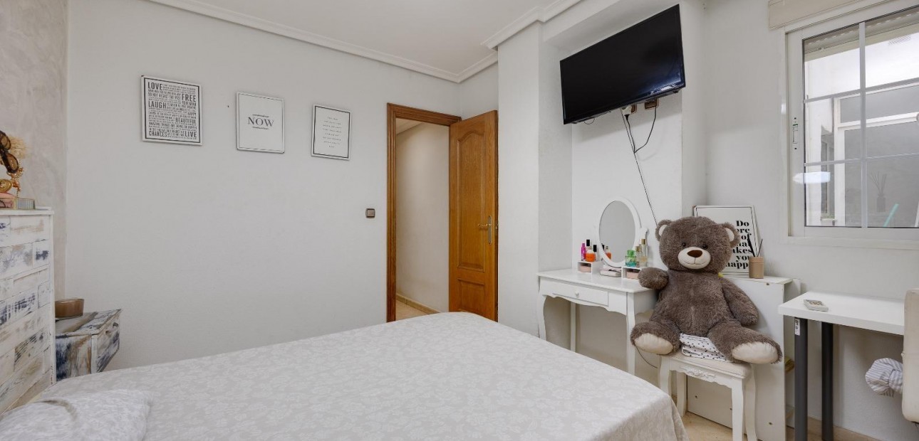 Sale - Apartment / flat -
Torrevieja - torrevieja