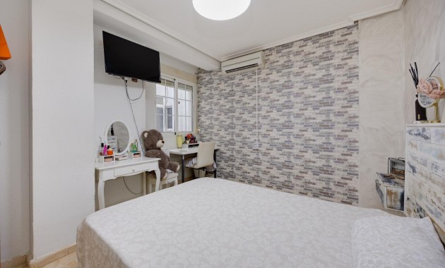 Sale - Apartment / flat -
Torrevieja - torrevieja