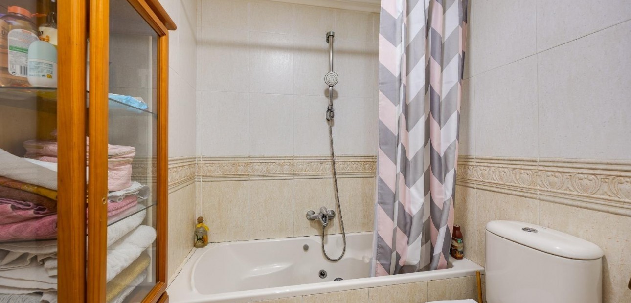 Sale - Apartment / flat -
Torrevieja - torrevieja