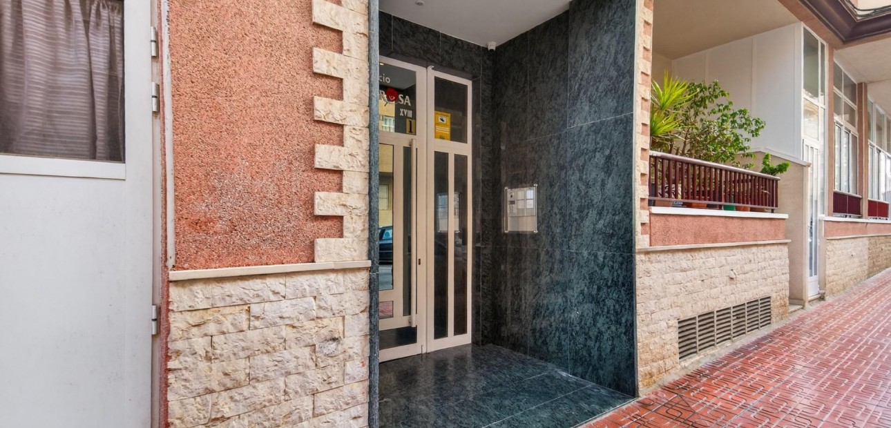 Herverkoop - Appartement / flat -
Torrevieja - Torrevieja - Centre