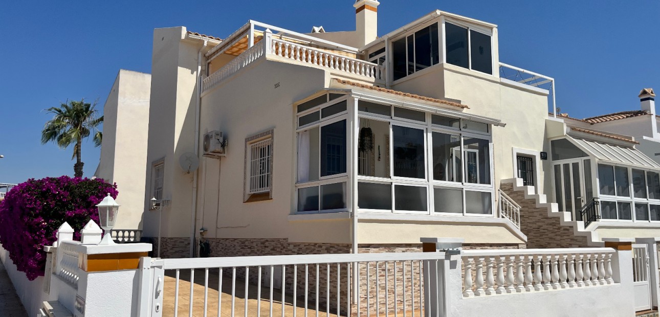 Herverkoop - Quad Villa -
Orihuela Costa - Playa Flamenca