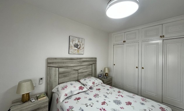 Herverkoop - Quad Villa -
Orihuela Costa - Playa Flamenca