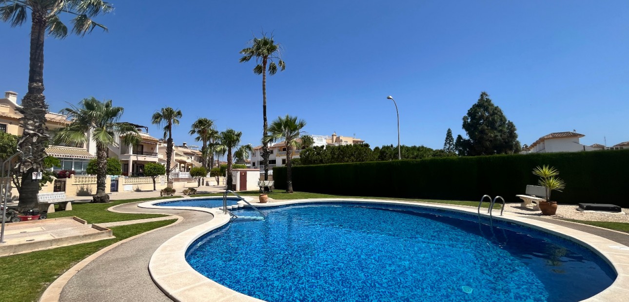 Herverkoop - Quad Villa -
Orihuela Costa - Playa Flamenca