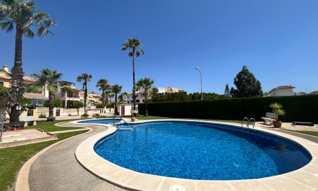 Herverkoop - Quad Villa -
Orihuela Costa - Playa Flamenca
