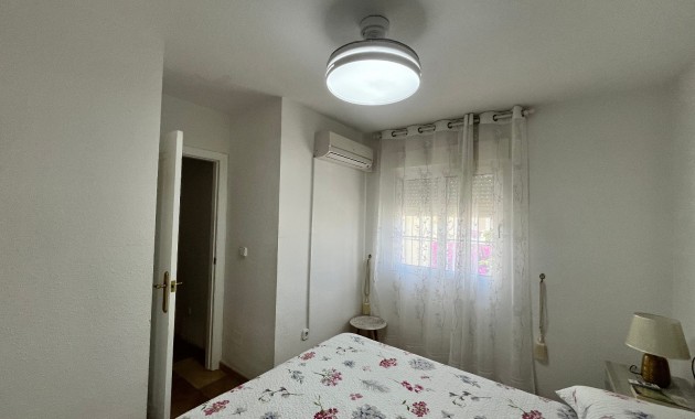 Herverkoop - Quad Villa -
Orihuela Costa - Playa Flamenca