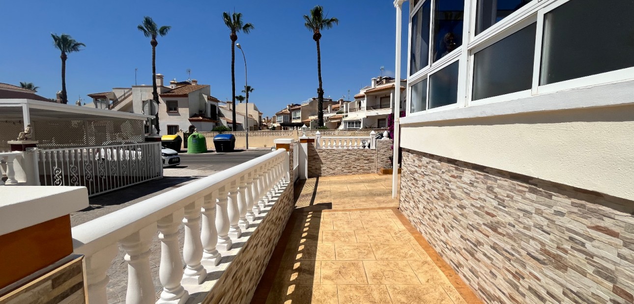 Herverkoop - Quad Villa -
Orihuela Costa - Playa Flamenca