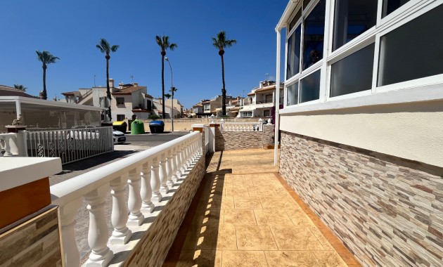 Herverkoop - Quad Villa -
Orihuela Costa - Playa Flamenca