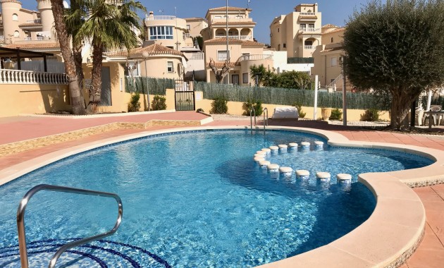 Herverkoop - Herenhuis -
Pinar de Campoverde - Pinar de Campoverde - Village