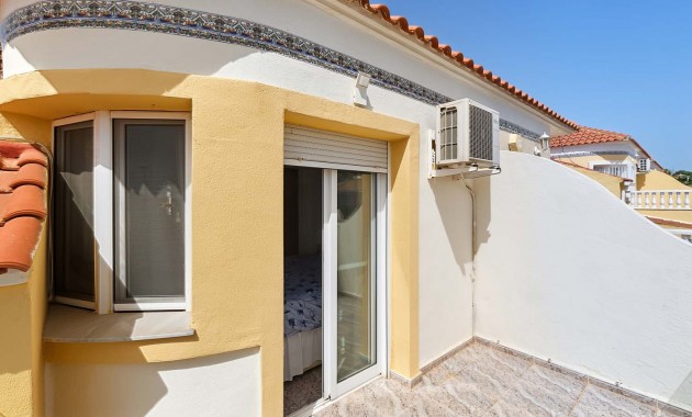 Herverkoop - Herenhuis -
Pinar de Campoverde - Pinar de Campoverde - Village