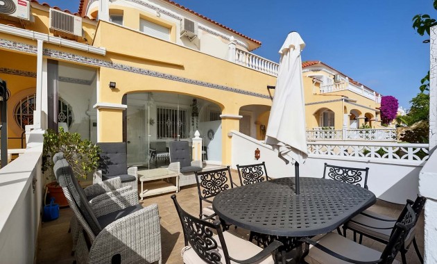 Herverkoop - Herenhuis -
Pinar de Campoverde - Pinar de Campoverde - Village