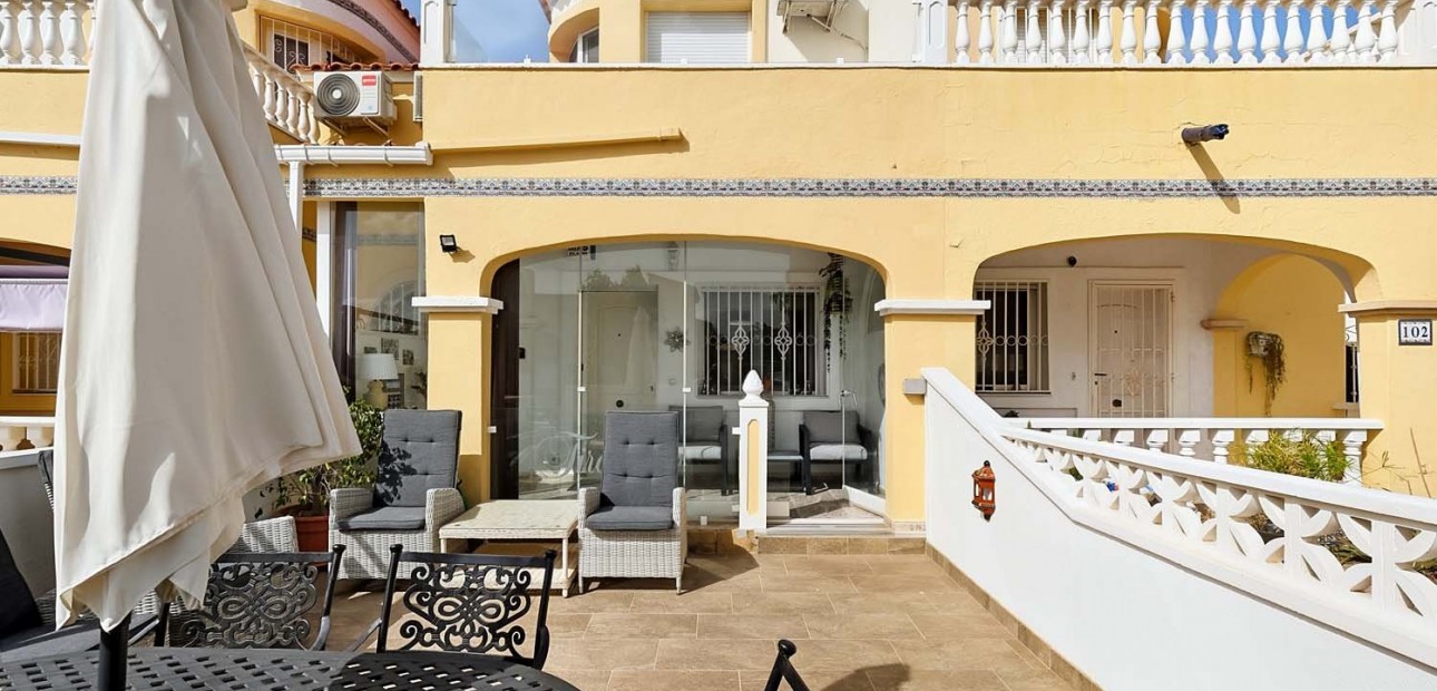 Herverkoop - Herenhuis -
Pinar de Campoverde - Pinar de Campoverde - Village
