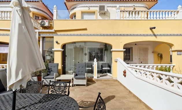 Herverkoop - Herenhuis -
Pinar de Campoverde - Pinar de Campoverde - Village