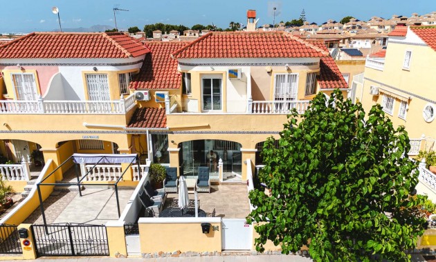 Herverkoop - Herenhuis -
Pinar de Campoverde - Pinar de Campoverde - Village