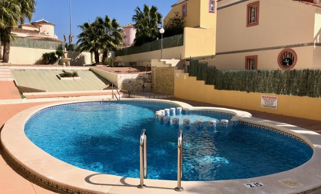 Herverkoop - Herenhuis -
Pinar de Campoverde - Pinar de Campoverde - Village