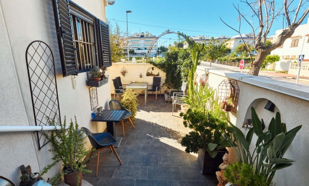 Herverkoop - Quad Villa -
Orihuela Costa - Mil Palmeras