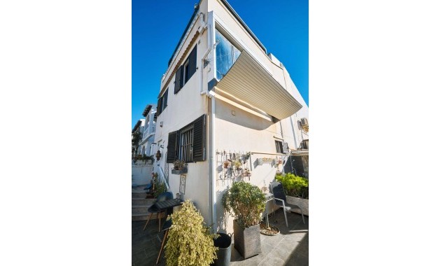 Herverkoop - Quad Villa -
Orihuela Costa - Mil Palmeras