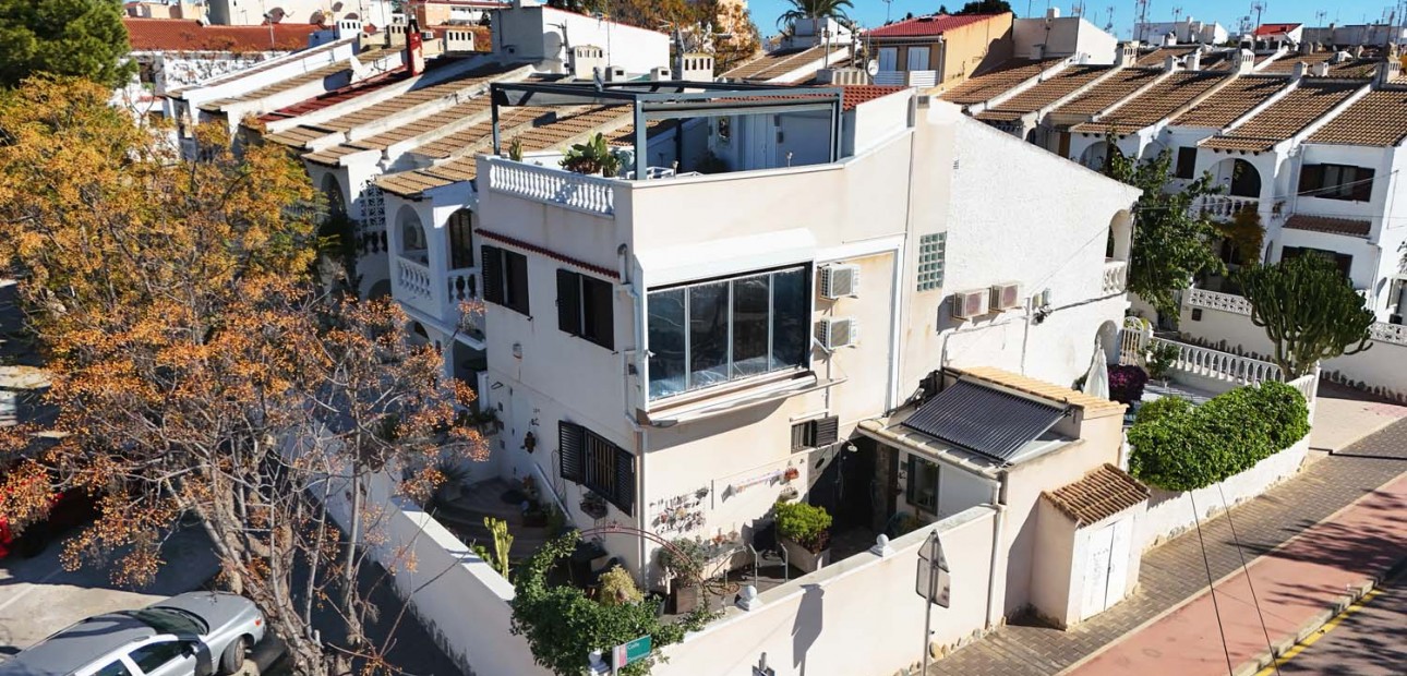 Herverkoop - Quad Villa -
Orihuela Costa - Mil Palmeras