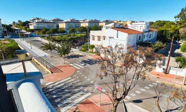 Herverkoop - Quad Villa -
Orihuela Costa - Mil Palmeras