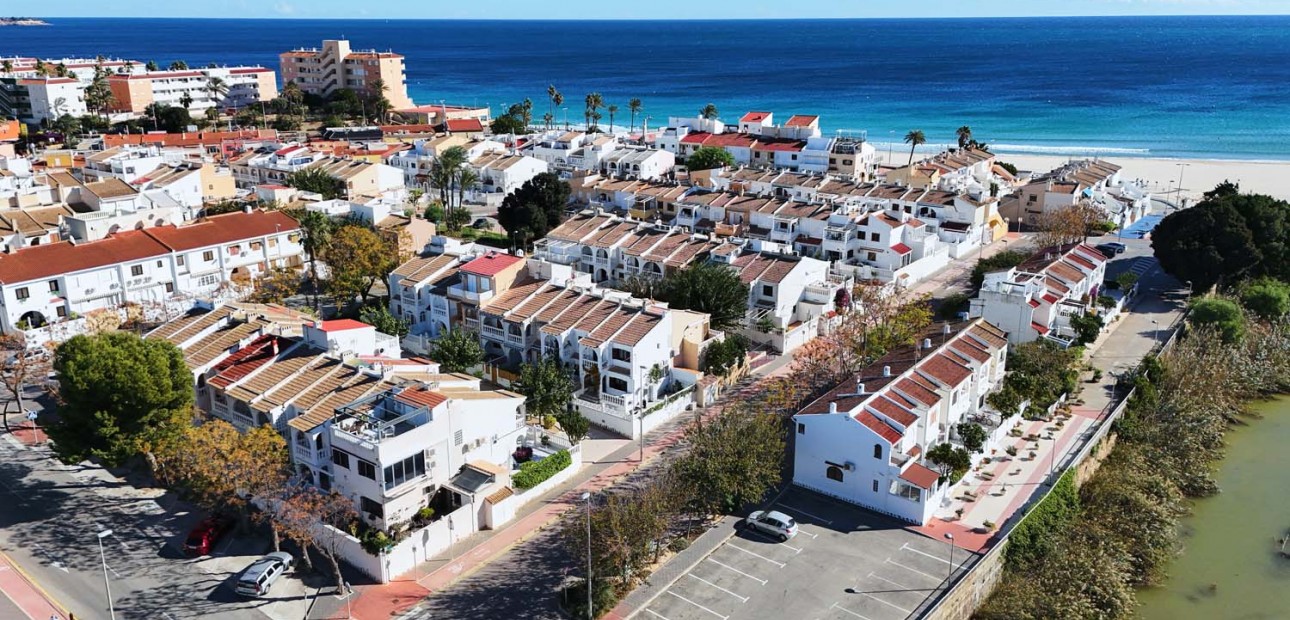 Herverkoop - Quad Villa -
Orihuela Costa - Mil Palmeras