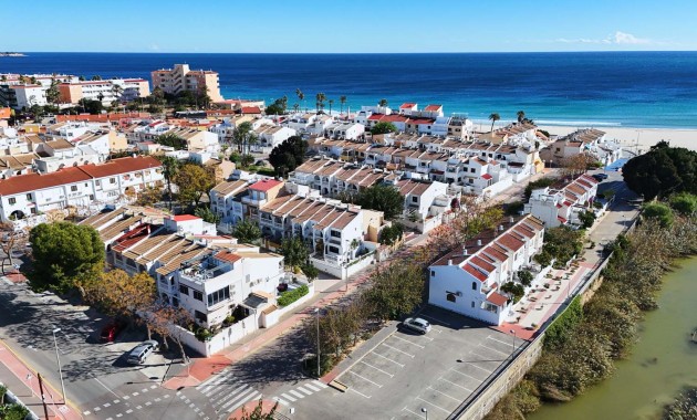 Herverkoop - Quad Villa -
Orihuela Costa - Mil Palmeras
