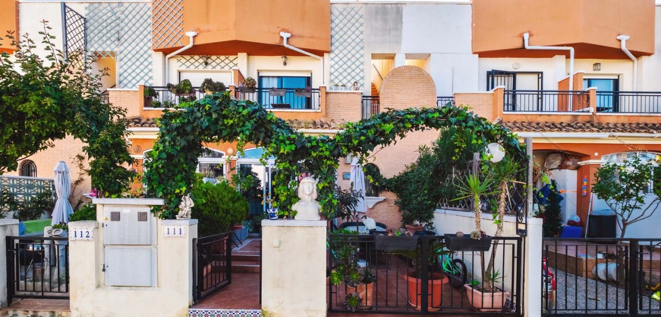 Herverkoop - Herenhuis -
Orihuela Costa - Villamartin