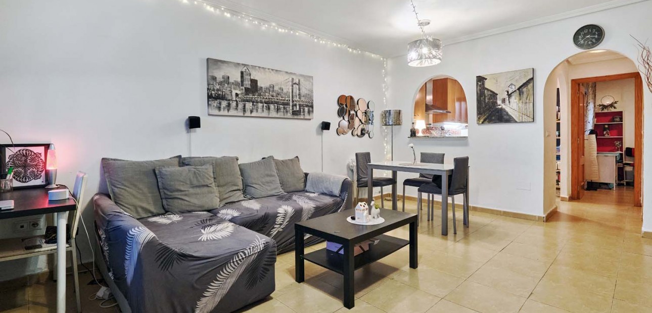 Herverkoop - Herenhuis -
Orihuela Costa - Villamartin