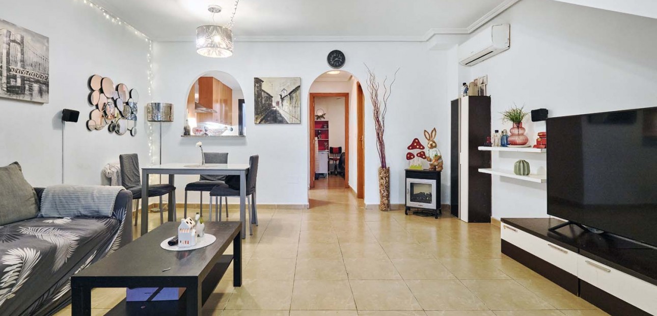 Herverkoop - Herenhuis -
Orihuela Costa - Villamartin