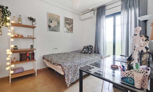Herverkoop - Herenhuis -
Orihuela Costa - Villamartin