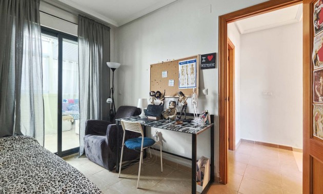 Herverkoop - Herenhuis -
Orihuela Costa - Villamartin