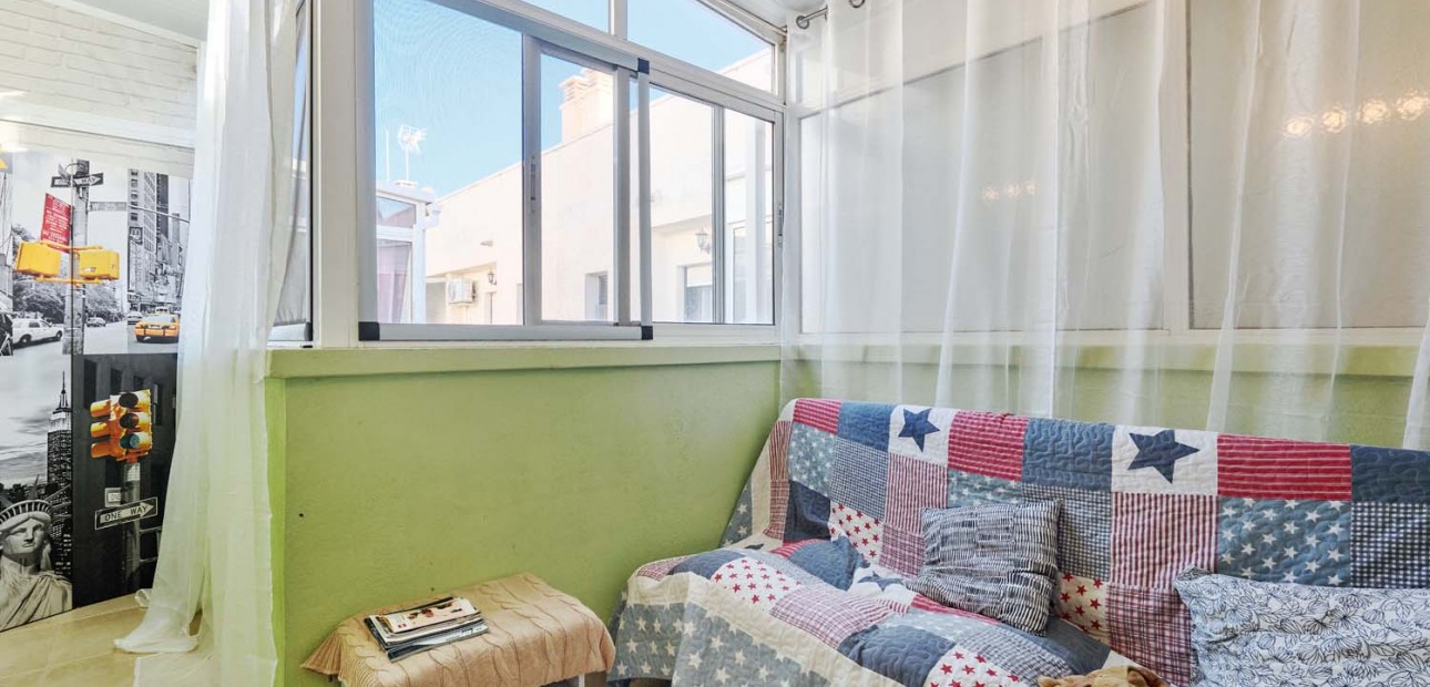 Herverkoop - Herenhuis -
Orihuela Costa - Villamartin