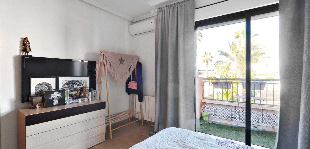 Herverkoop - Herenhuis -
Orihuela Costa - Villamartin