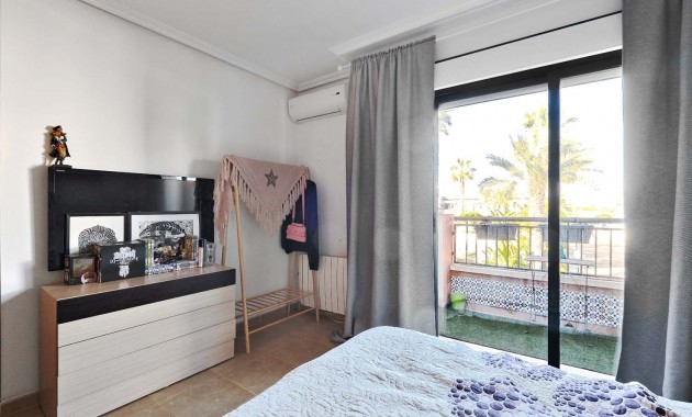 Herverkoop - Herenhuis -
Orihuela Costa - Villamartin