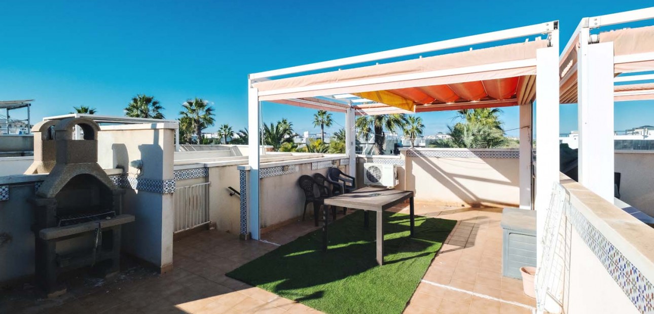 Herverkoop - Herenhuis -
Orihuela Costa - Villamartin