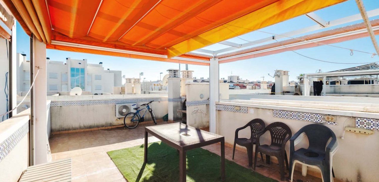 Herverkoop - Herenhuis -
Orihuela Costa - Villamartin