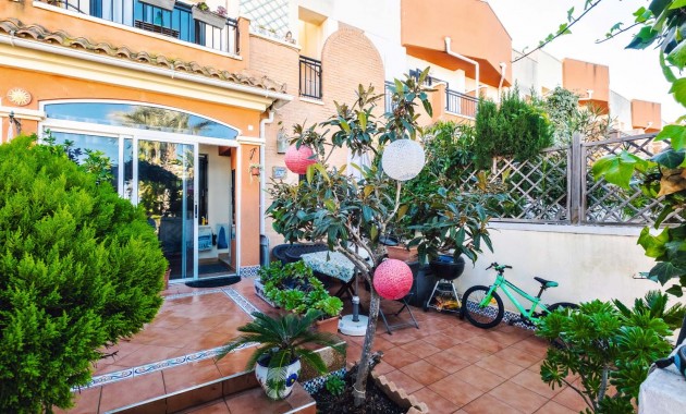 Herverkoop - Herenhuis -
Orihuela Costa - Villamartin