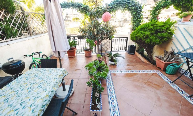 Herverkoop - Herenhuis -
Orihuela Costa - Villamartin
