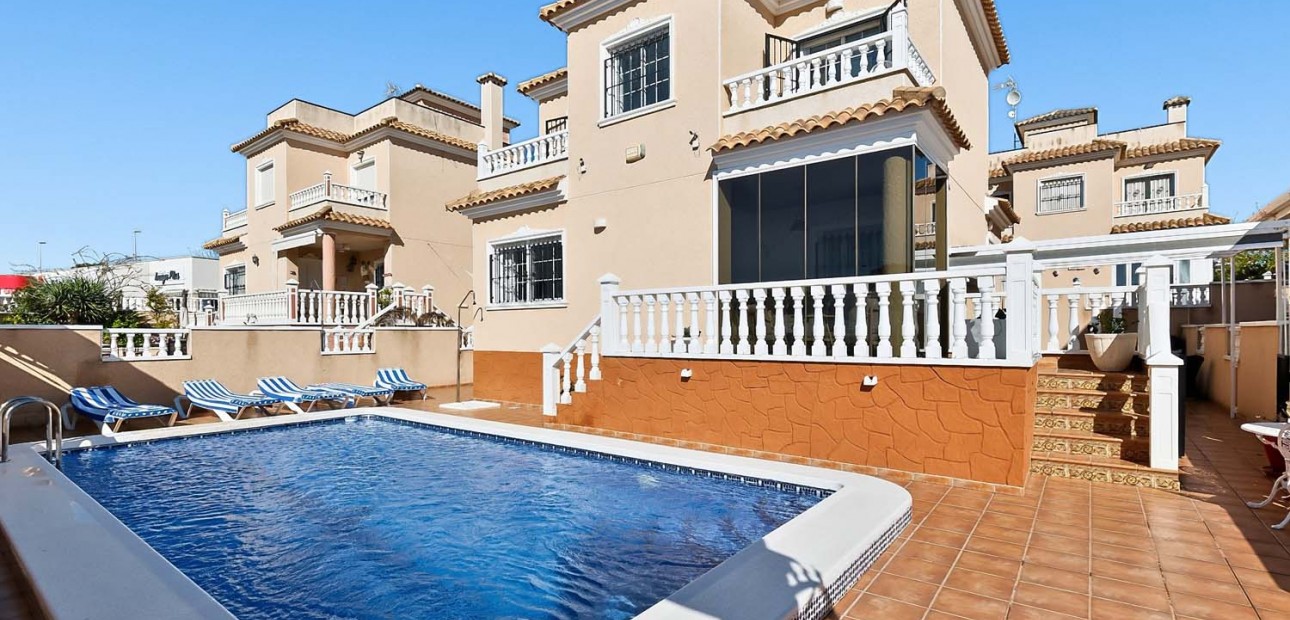 Herverkoop - Detached Villa -
Pinar de Campoverde - Pinar de Campoverde - Village