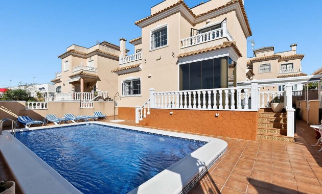 Herverkoop - Detached Villa -
Pinar de Campoverde - Pinar de Campoverde - Village