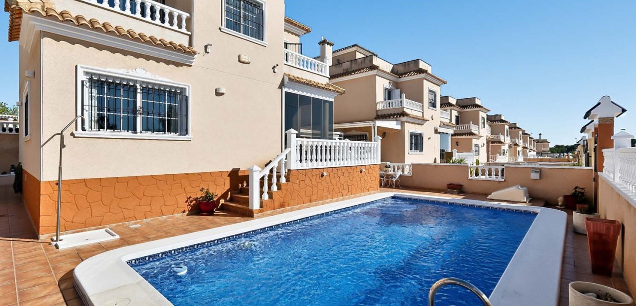 Herverkoop - Detached Villa -
Pinar de Campoverde - Pinar de Campoverde - Village