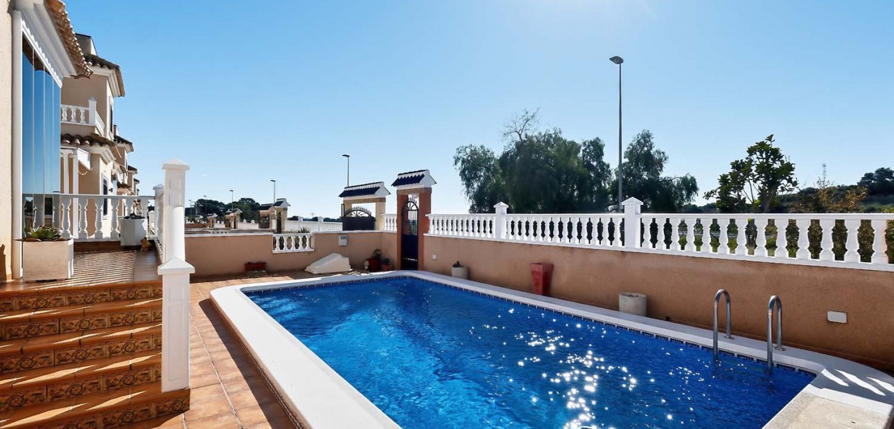 Herverkoop - Detached Villa -
Pinar de Campoverde - Pinar de Campoverde - Village