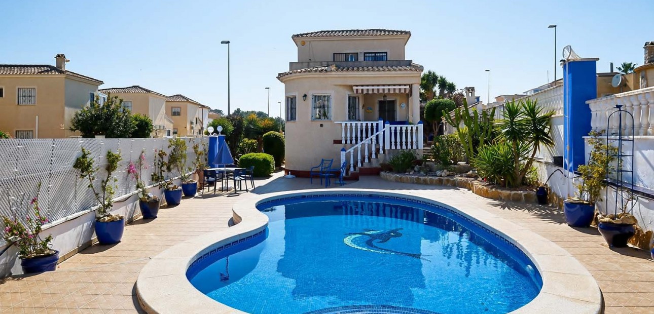 Herverkoop - Detached Villa -
Pinar de Campoverde - Pinar de Campoverde - Village