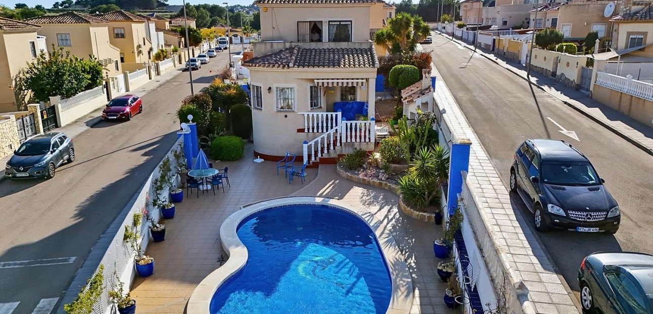 Herverkoop - Detached Villa -
Pinar de Campoverde - Pinar de Campoverde - Village