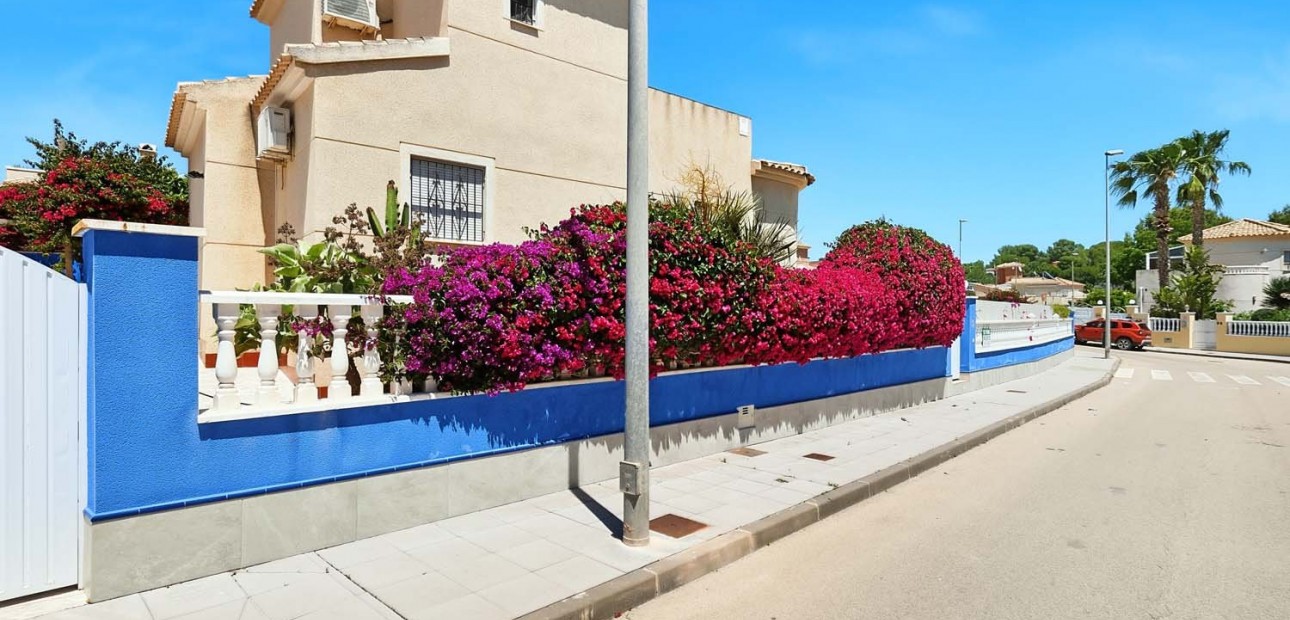 Herverkoop - Detached Villa -
Pinar de Campoverde - Pinar de Campoverde - Village