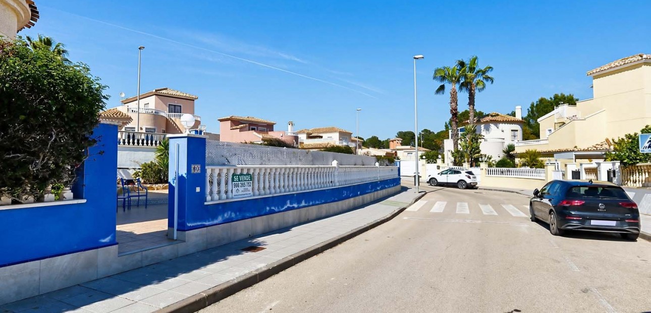 Herverkoop - Detached Villa -
Pinar de Campoverde - Pinar de Campoverde - Village