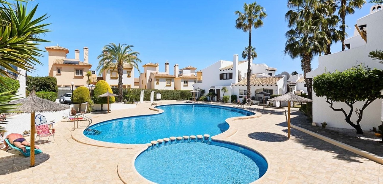 Herverkoop - Herenhuis -
Orihuela Costa - Cabo Roig