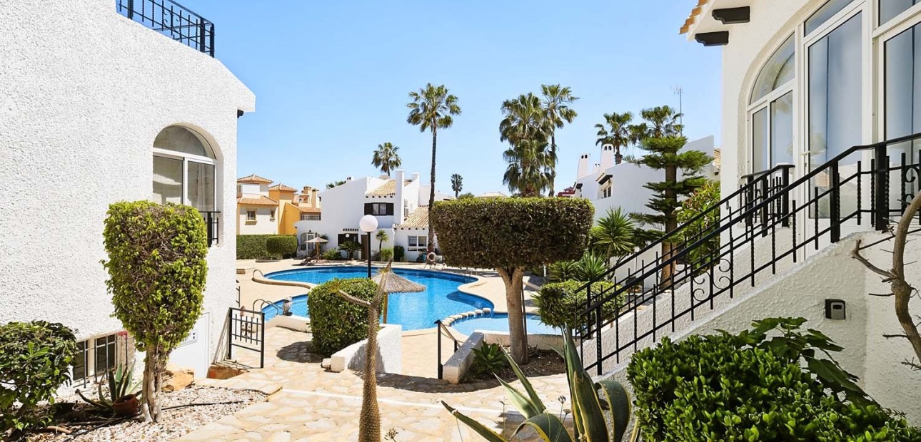 Herverkoop - Herenhuis -
Orihuela Costa - Cabo Roig