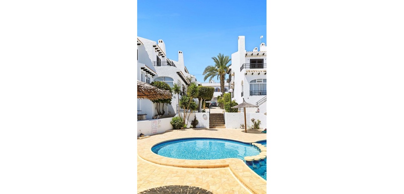 Herverkoop - Herenhuis -
Orihuela Costa - Cabo Roig